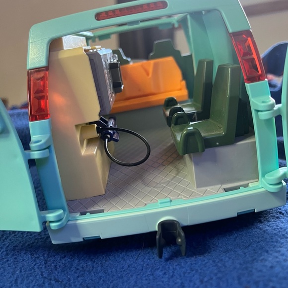 Mystery Machine Toy Van - Blue and Yellow - Picture 9 of 15